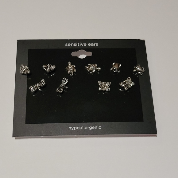 5 Pairs of Post Earrings - Picture 3 of 7